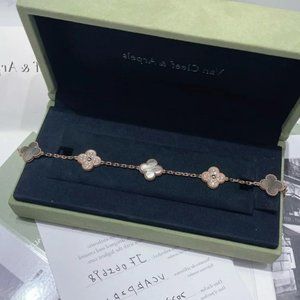 Women's bracelet